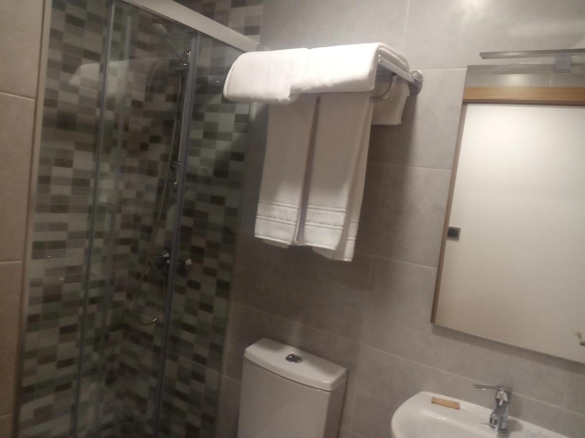 אורנסה Hostal Outarelo מראה חיצוני תמונה
